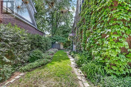18 Harvard Avenue, Ottawa, ON 
