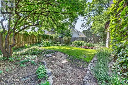 18 Harvard Avenue, Ottawa, ON 
