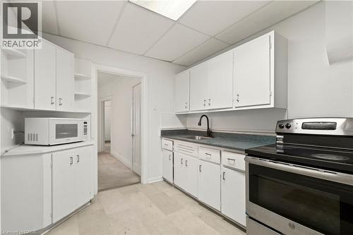 34 Edward Street, Hamilton, ON - Indoor Photo Showing Kitchen