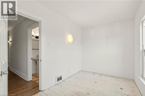 34 Edward Street, Hamilton, ON - Indoor Photo Showing Other Room