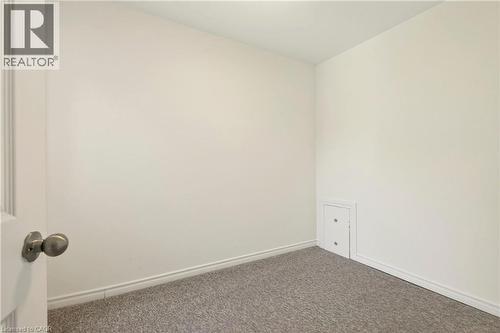 34 Edward Street, Hamilton, ON - Indoor Photo Showing Other Room