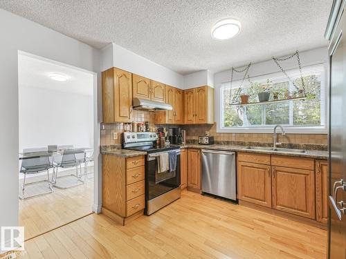 10511 26 Av Nw, Edmonton, AB 