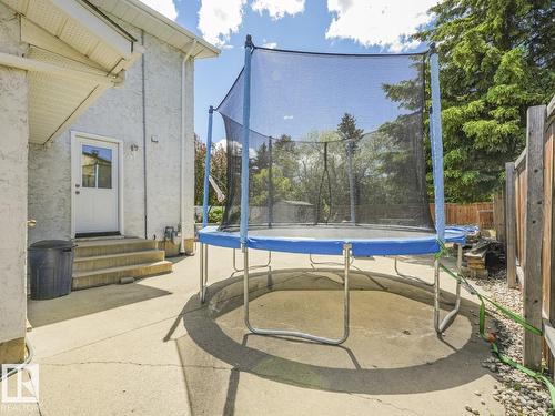 10511 26 Av Nw, Edmonton, AB 