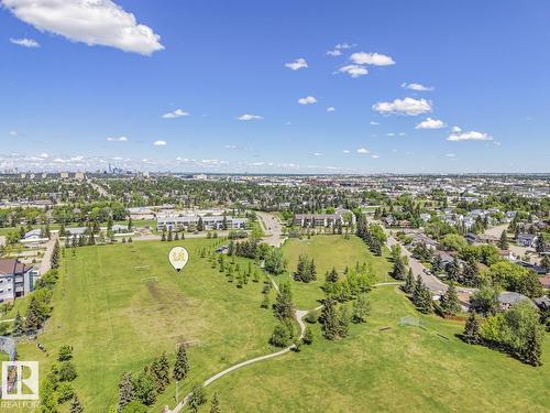 10511 26 Av Nw, Edmonton, AB 