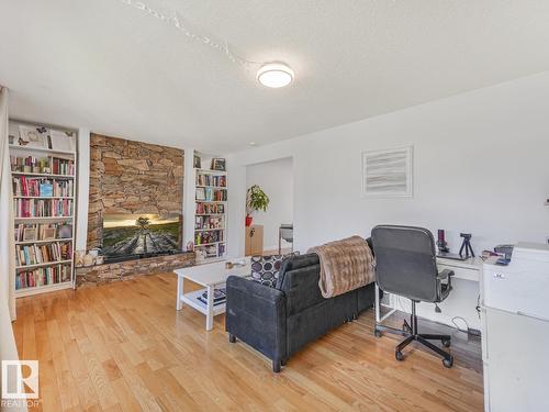 10511 26 Av Nw, Edmonton, AB 