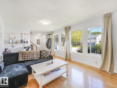 10511 26 Av Nw, Edmonton, AB 