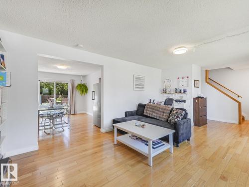 10511 26 Av Nw, Edmonton, AB 