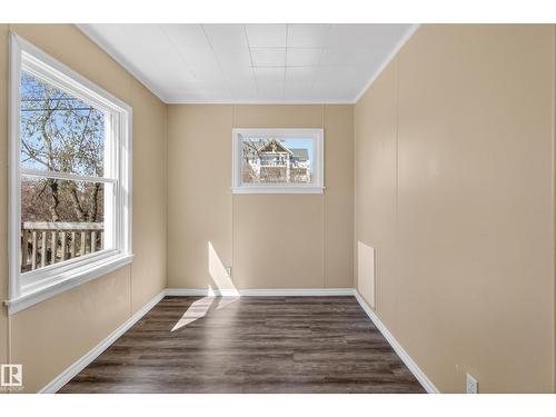 5409 49 Ave, Camrose, AB 