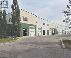 4, 4807 32 Street SE  Calgary, AB T2B 2X3