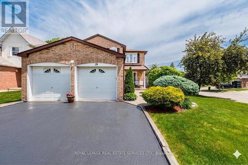 19 NEWGREEN CRESCENT  Brampton, ON L6S 4Y2