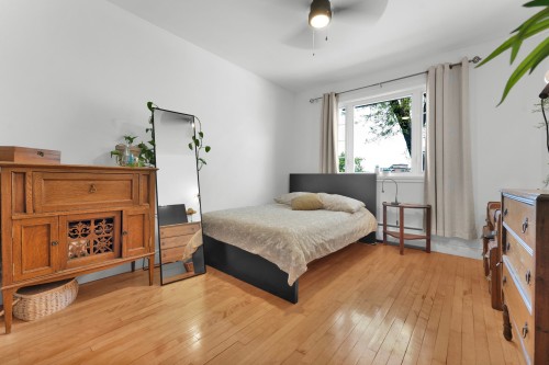 Bedroom - 6790  - 6794 Rue Chatelain, Montréal (Rosemont/La Petite-Patrie), QC - Indoor Photo Showing Bedroom