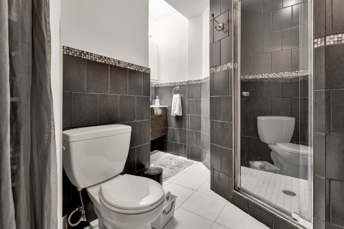 Bathroom - 6790  - 6794 Rue Chatelain, Montréal (Rosemont/La Petite-Patrie), QC - Indoor Photo Showing Bathroom