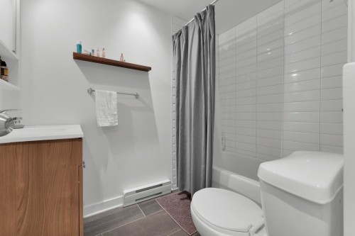 Bachelor - 6790  - 6794 Rue Chatelain, Montréal (Rosemont/La Petite-Patrie), QC - Indoor Photo Showing Bathroom