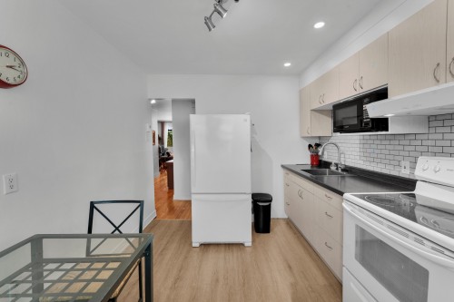 Kitchen - 6790  - 6794 Rue Chatelain, Montréal (Rosemont/La Petite-Patrie), QC - Indoor Photo Showing Kitchen