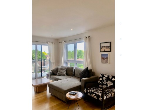 Salon - 305-871 Rue Notre-Dame, Repentigny (Repentigny), QC 
