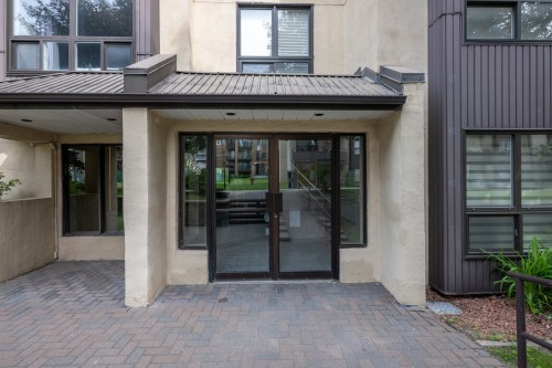302-1630 Rue McNamara  Laval (Chomedey), QC H7S 2J9