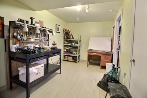 Boudoir - 642 6E Rue O., Amos, QC 