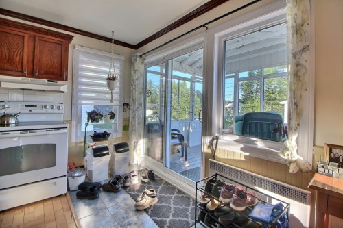 Hall d'entrée/Vestibule - 642 6E Rue O., Amos, QC 