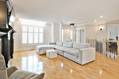 Salon - 111 Rue Poupart, Saint-Isidore, QC 