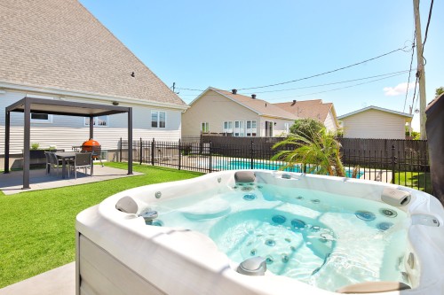 Spa - 111 Rue Poupart, Saint-Isidore, QC 