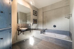 Master Bathroom - 