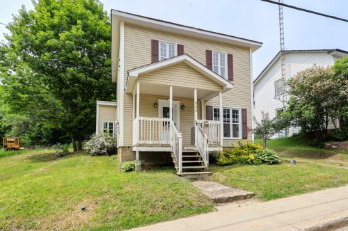 380 Rue St-Joseph  Brownsburg-Chatham, QC J8G 2W7