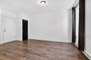 Salon - 7744 Av. Henri-Julien, Montréal (Villeray/Saint-Michel/Parc-Extension), QC 
