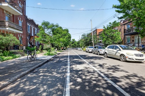Rue - 7744 Av. Henri-Julien, Montréal (Villeray/Saint-Michel/Parc-Extension), QC 