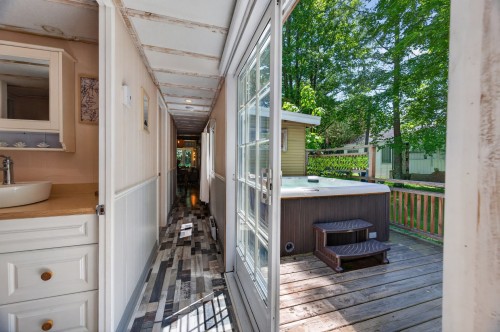 Passageway - 24 Rue Grenier, Sutton, QC 