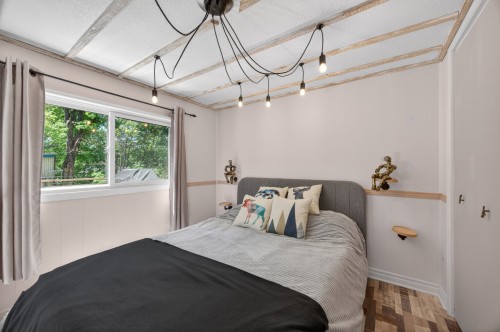 Master Bedroom - 24 Rue Grenier, Sutton, QC 