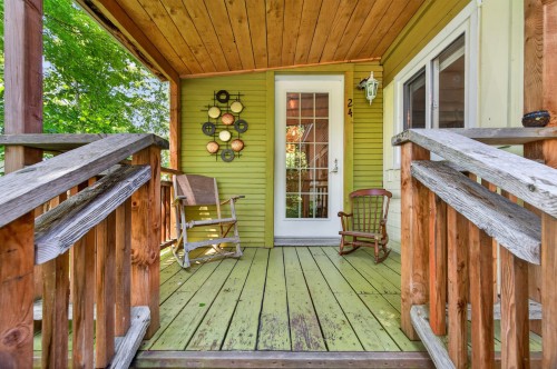 Entry - 24 Rue Grenier, Sutton, QC 