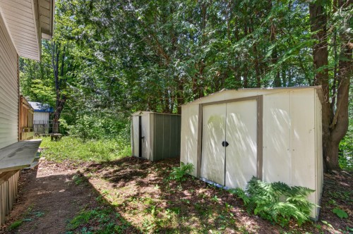 Shed - 24 Rue Grenier, Sutton, QC 