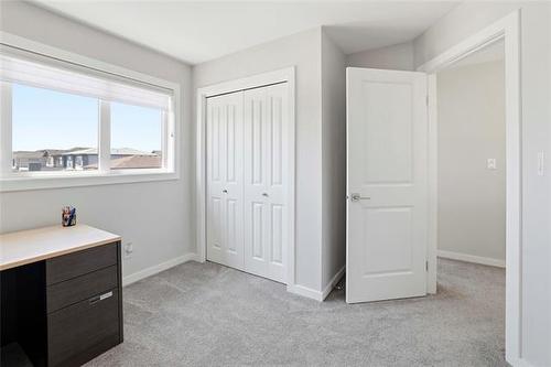 2 Mara Pl, Winnipeg, MB 