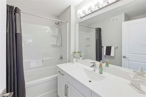 2 Mara Pl, Winnipeg, MB 