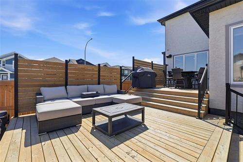 2 Mara Pl, Winnipeg, MB 