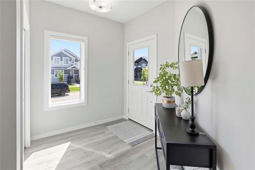 2 Mara Pl, Winnipeg, MB 