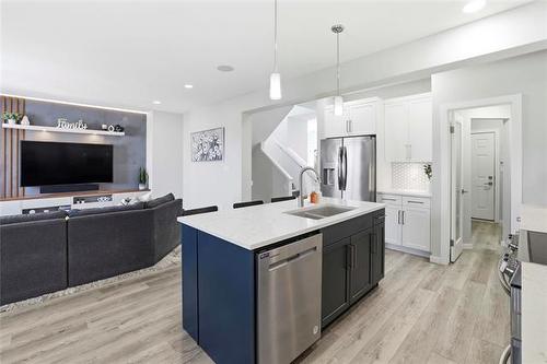 2 Mara Pl, Winnipeg, MB 