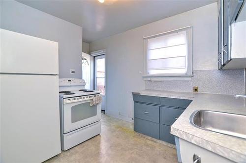 1076 Spruce St, Winnipeg, MB 