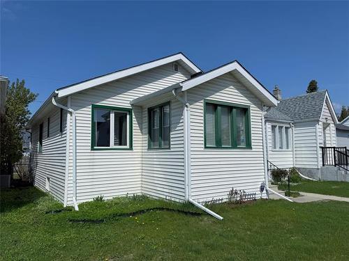 1076 Spruce ST  Winnipeg, MB R3G 3A3