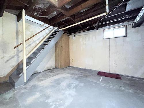 1076 Spruce St, Winnipeg, MB 