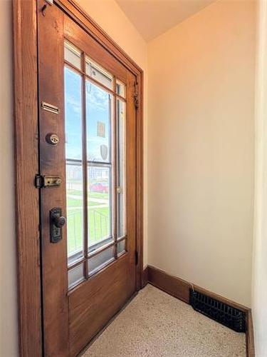 1076 Spruce St, Winnipeg, MB 