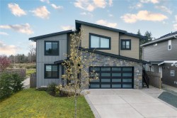 150 Cabot Crt  Parksville, BC V9P 0G6