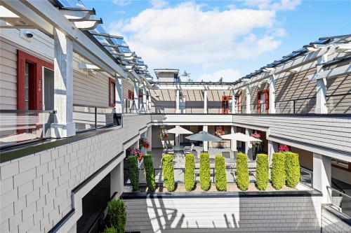 #307-222 Second Ave West, Qualicum Beach, BC 