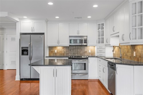 #307-222 Second Ave West, Qualicum Beach, BC 