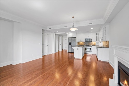 #307-222 Second Ave West, Qualicum Beach, BC 