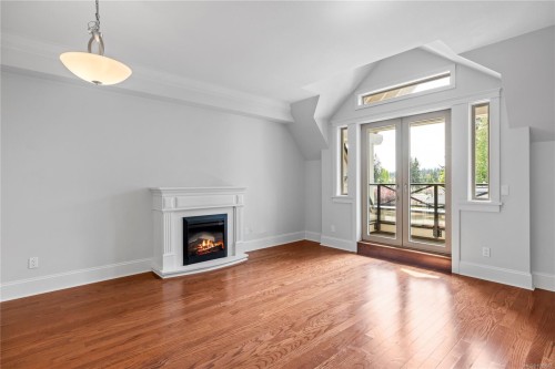 #307-222 Second Ave West, Qualicum Beach, BC 