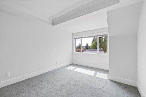 #307-222 Second Ave West, Qualicum Beach, BC 
