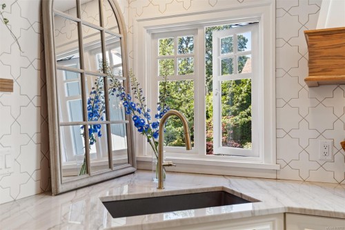1166 Transit Rd, Oak Bay, BC 