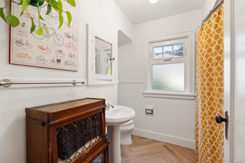 1166 Transit Rd, Oak Bay, BC 