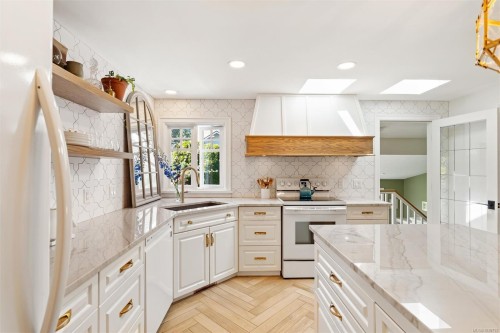 1166 Transit Rd, Oak Bay, BC 